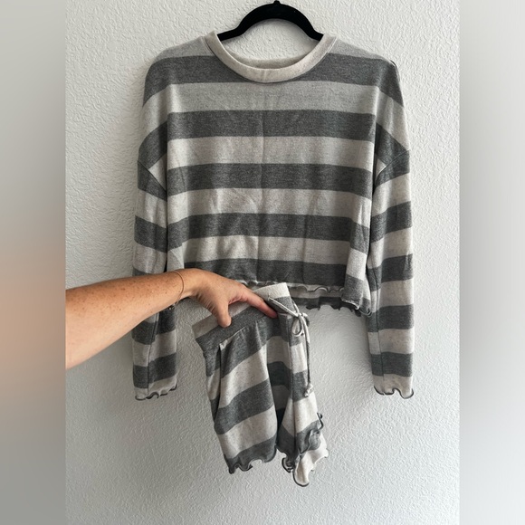 Stripped pajama set - Picture 4 of 5